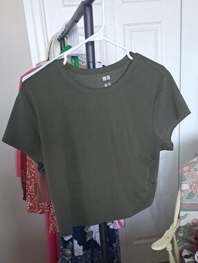 UNIQLO Olive Green Crop Crewneck Tee